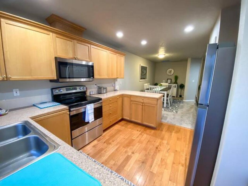 The Getaway Se Boise Condo Across The Street From Greenbelt, Bown Crossing And Boise River 3Bd 3Bath, 4 Beds! Lovely, Homey, Dining Table Seats 6 Extérieur photo