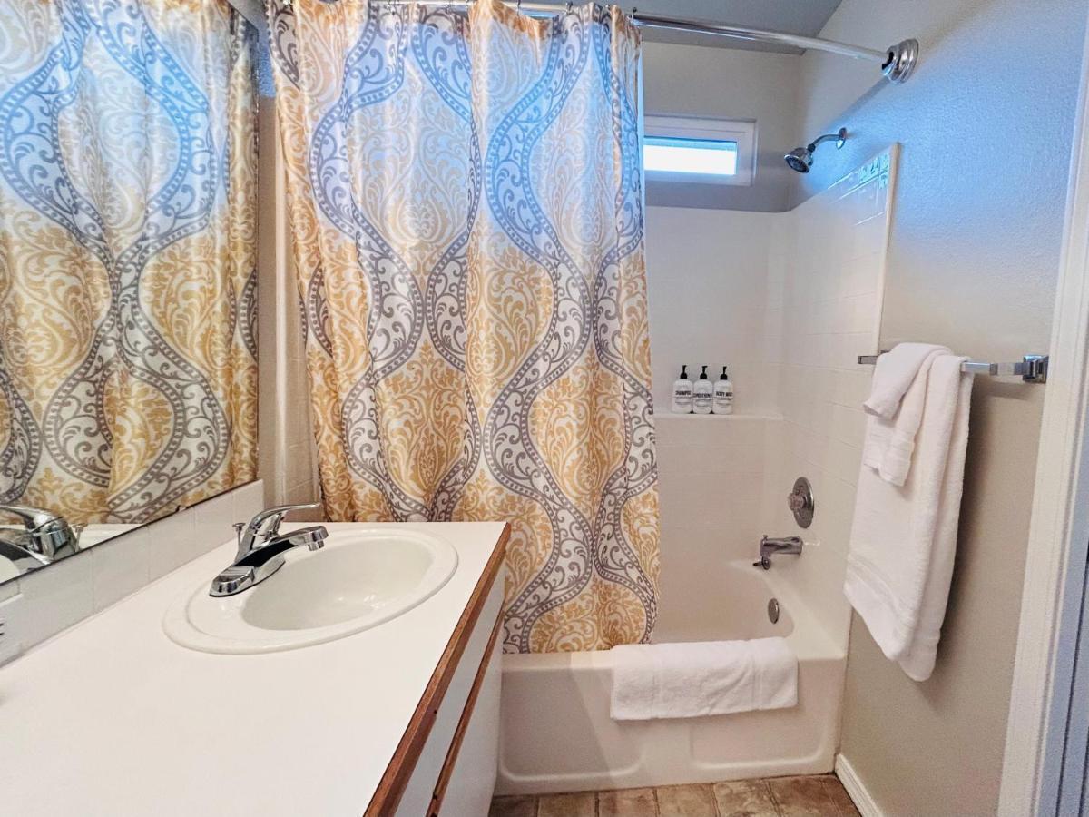 The Getaway Se Boise Condo Across The Street From Greenbelt, Bown Crossing And Boise River 3Bd 3Bath, 4 Beds! Lovely, Homey, Dining Table Seats 6 Extérieur photo