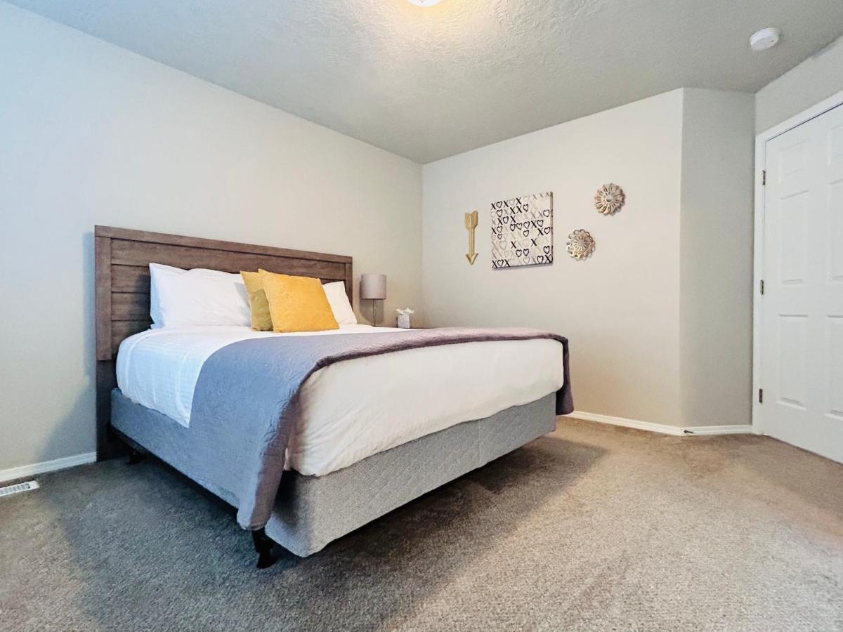 The Getaway Se Boise Condo Across The Street From Greenbelt, Bown Crossing And Boise River 3Bd 3Bath, 4 Beds! Lovely, Homey, Dining Table Seats 6 Extérieur photo