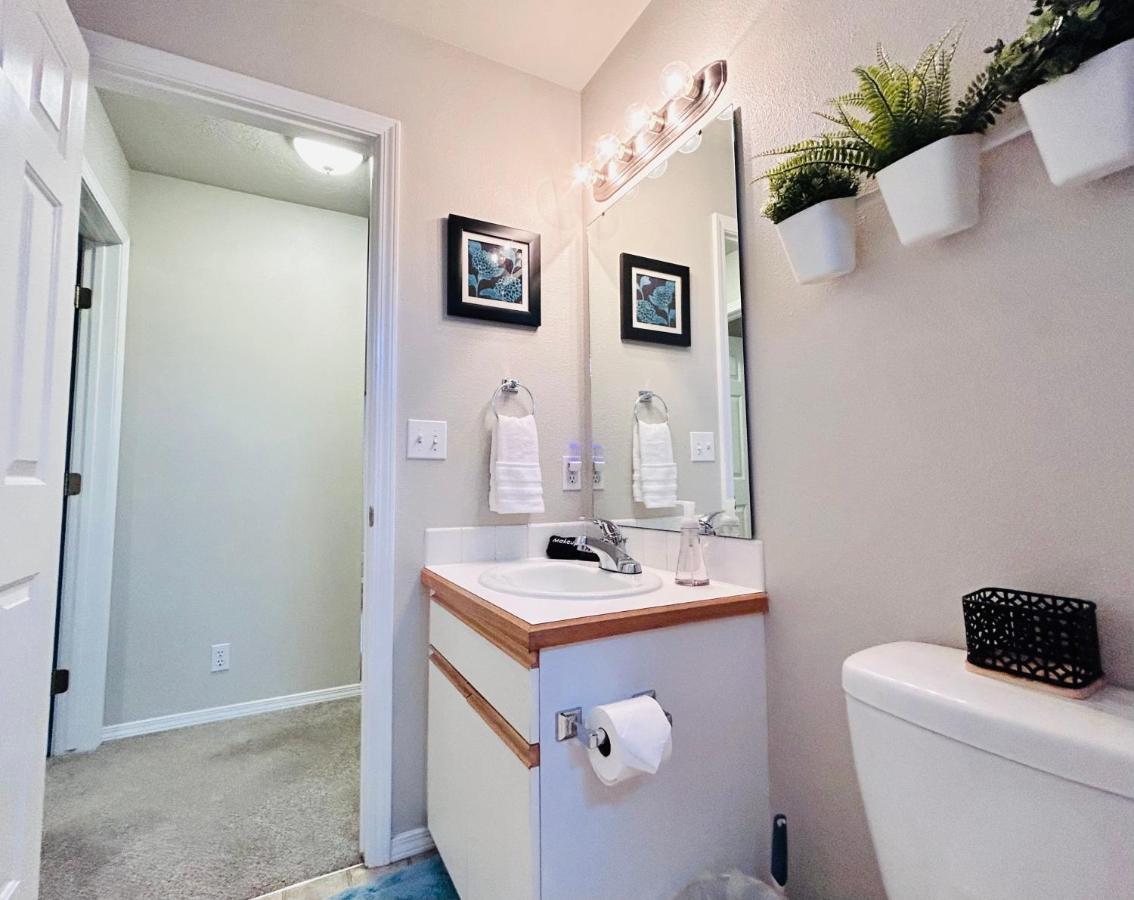 The Getaway Se Boise Condo Across The Street From Greenbelt, Bown Crossing And Boise River 3Bd 3Bath, 4 Beds! Lovely, Homey, Dining Table Seats 6 Extérieur photo