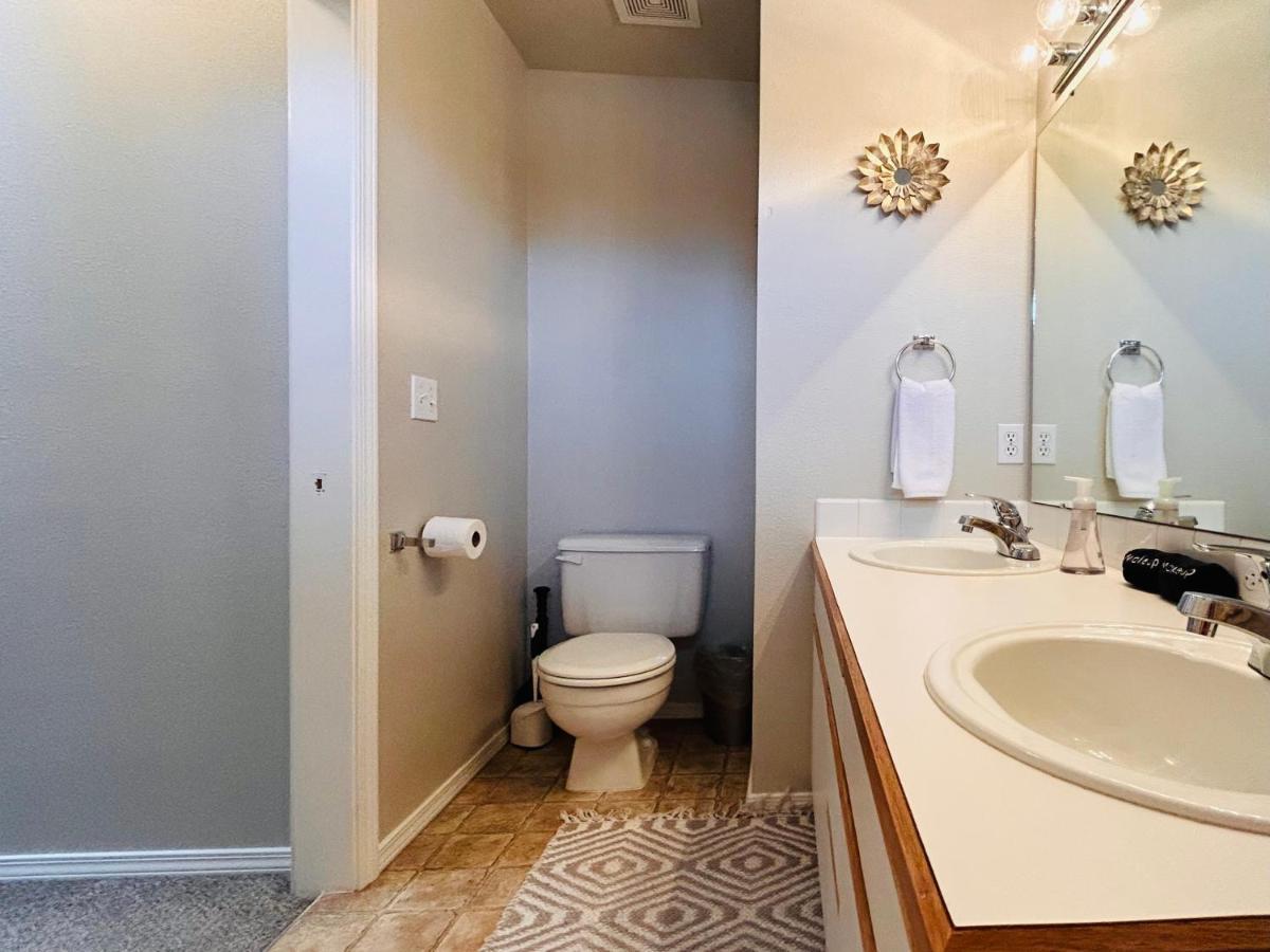 The Getaway Se Boise Condo Across The Street From Greenbelt, Bown Crossing And Boise River 3Bd 3Bath, 4 Beds! Lovely, Homey, Dining Table Seats 6 Extérieur photo