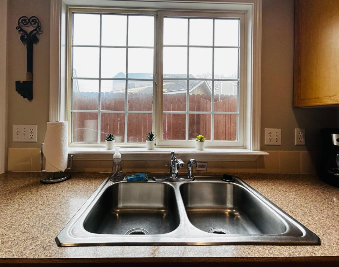 The Getaway Se Boise Condo Across The Street From Greenbelt, Bown Crossing And Boise River 3Bd 3Bath, 4 Beds! Lovely, Homey, Dining Table Seats 6 Extérieur photo